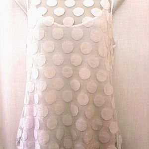 BCBG sleeveless lined top, piping on neck & sleeve